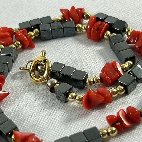 Silver Tone Spacers Black White Chippy Beaded Necklace Gold Tone Clasp 18" Long - Picture 4 of 6